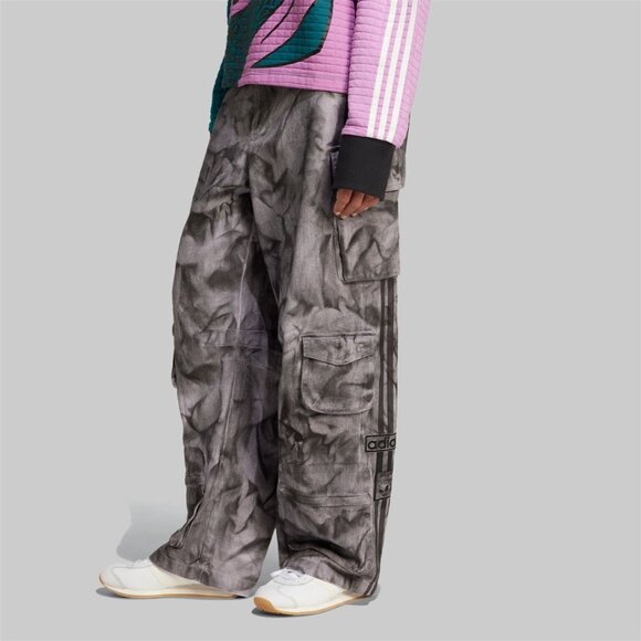Adidas Originals Premium XXL Baggy Cargo PANTS Sz 14 Gray Purple Print NEW $190 - Picture 6 of 15